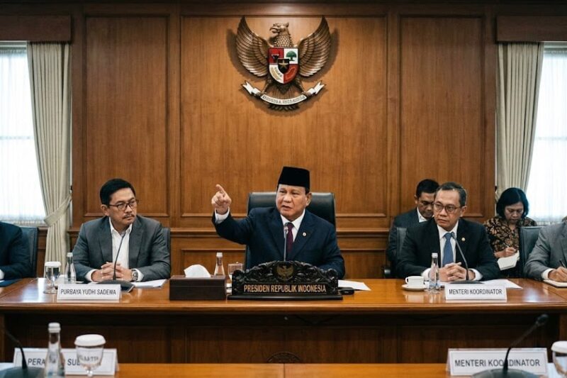Presiden ‘Ngegas’ di Sidang Kabinet Perdana, Targetkan Ekonomi Kuartal I 2026 Tumbuh di Atas 5 Persen